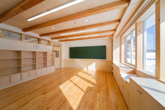 美深町立仁宇布小中学校_内観2.jpg