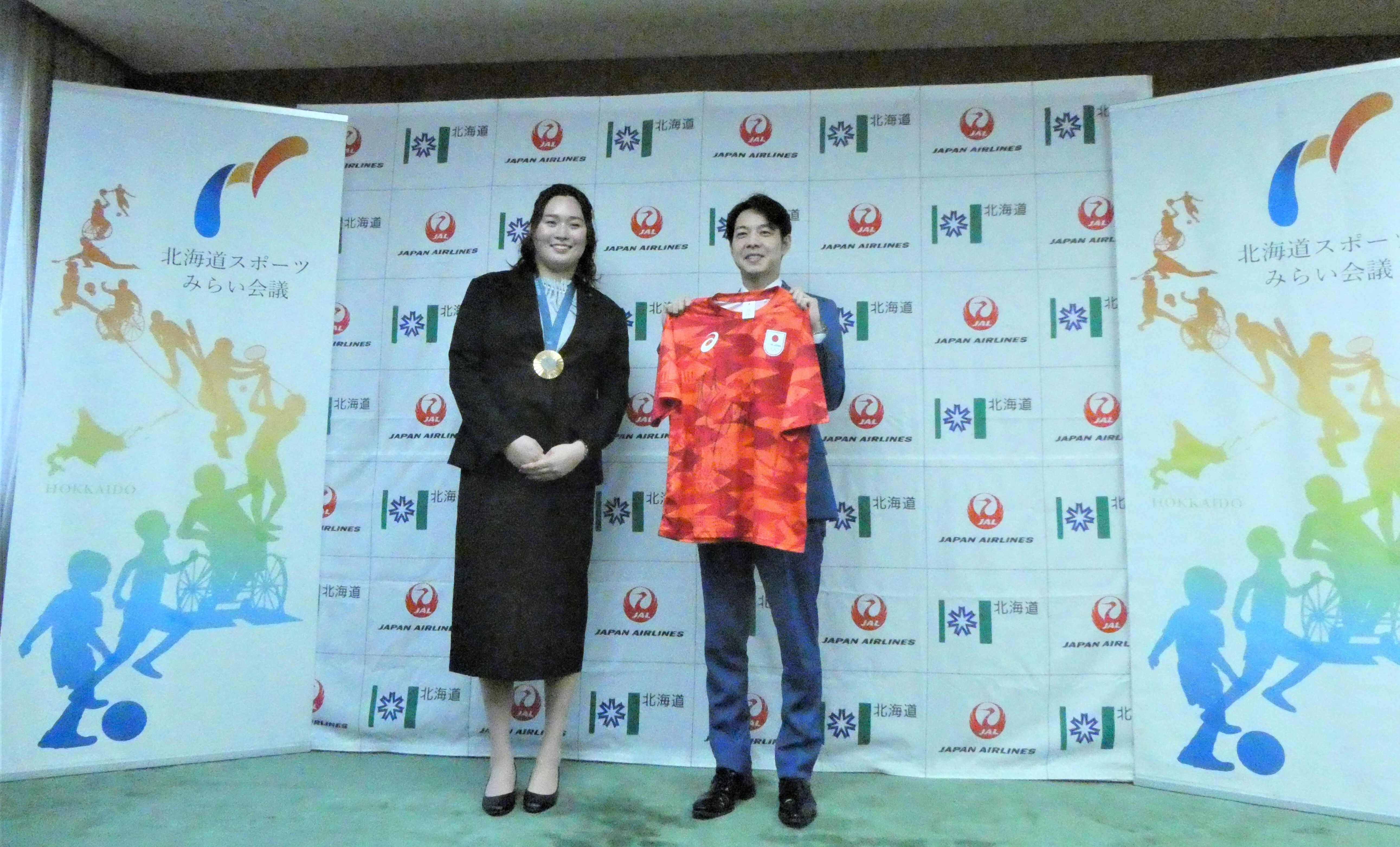 知事と選手