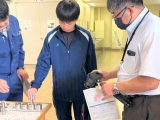 R05機械技術科相内中学校体験3
