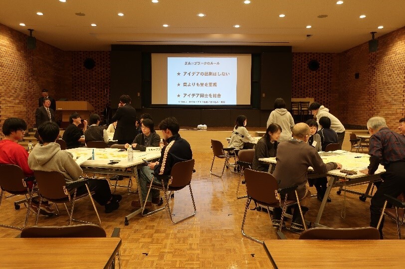 ワークショップ会場全体.jpg