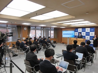 記者会見風景