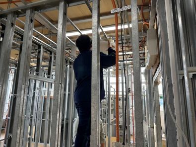 電気工学科 (JPG 32KB)