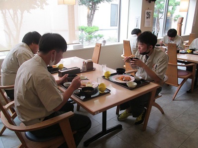 昼食 ホテル山水