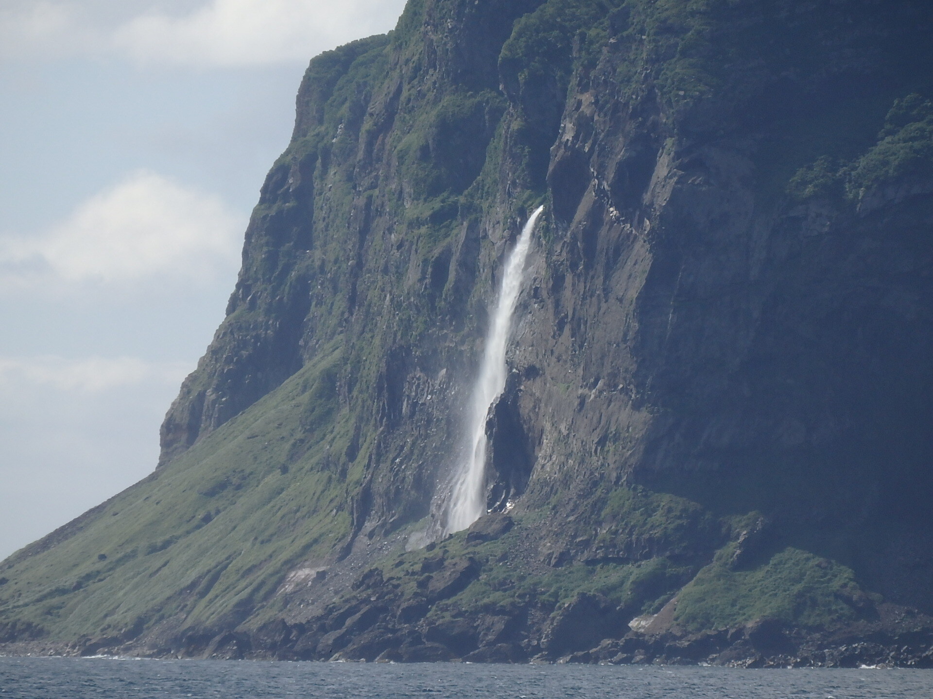 4-5 ラッキベツの滝 (JPG 514KB)