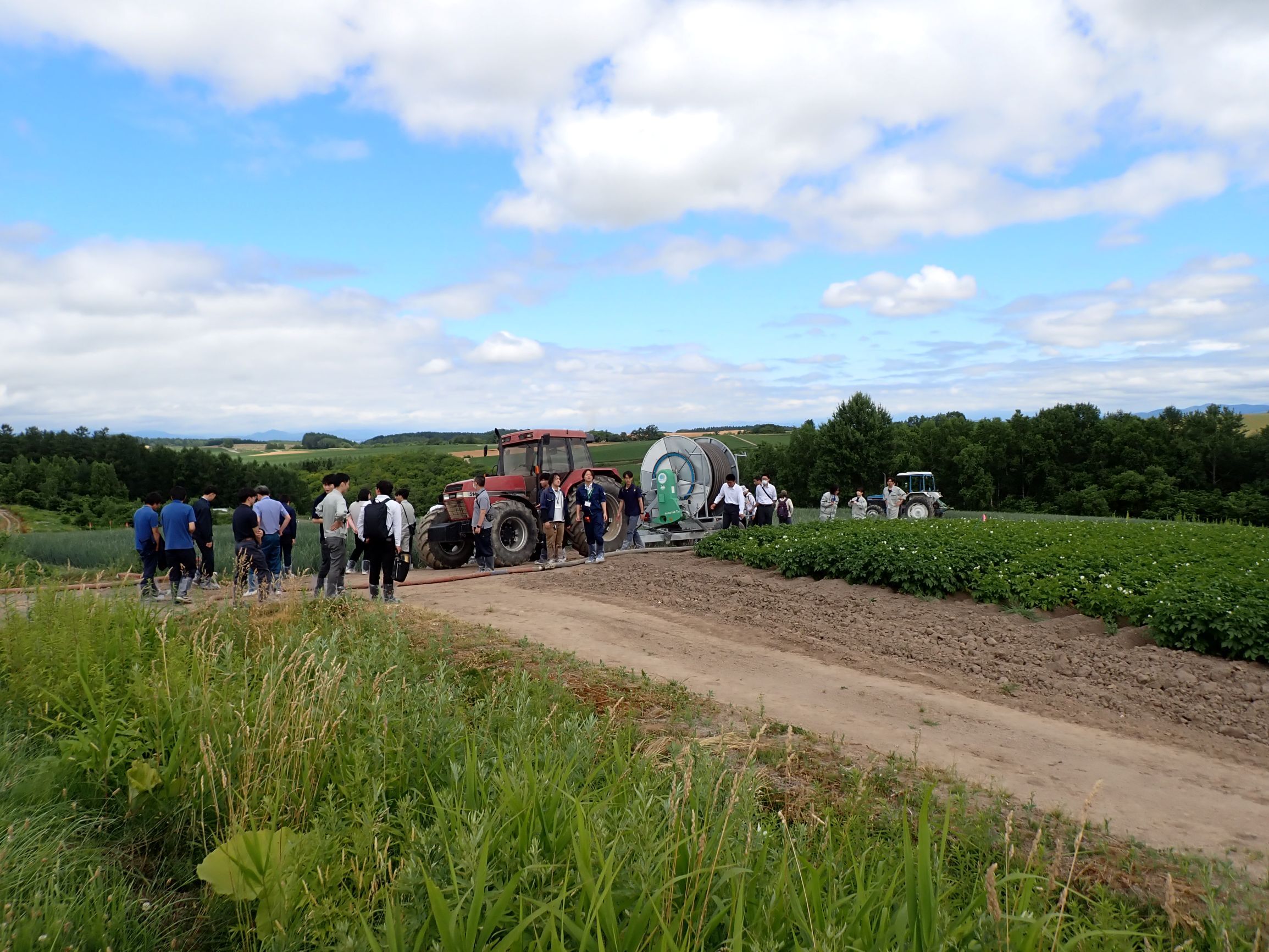 現地検討会 (JPG 570KB)