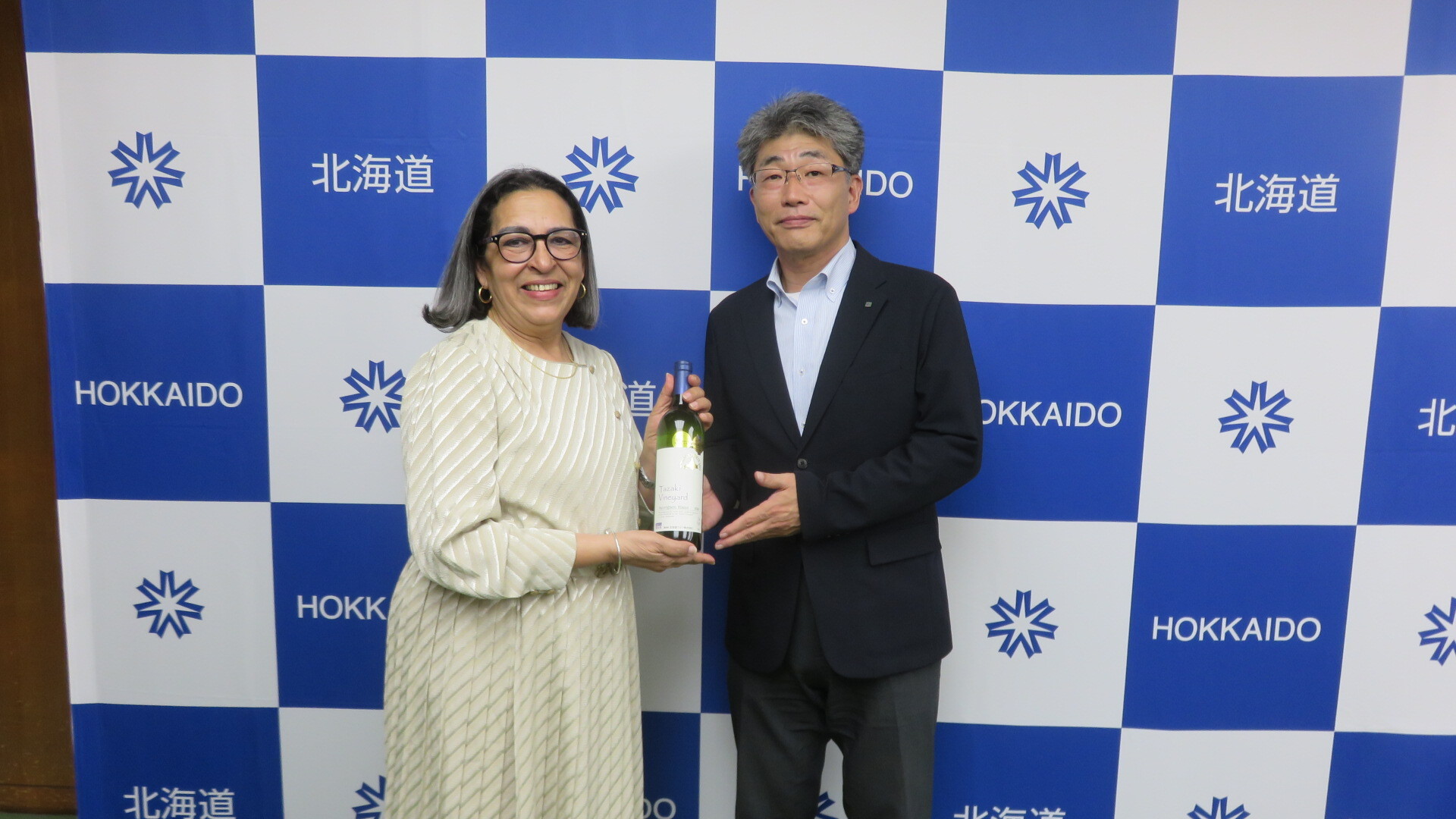 駐日キューバ共和国大使の写真