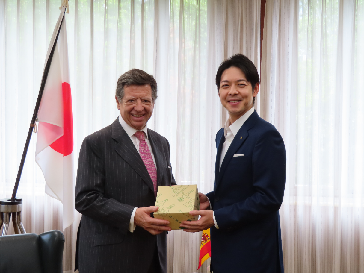 駐日スペイン王国大使の写真