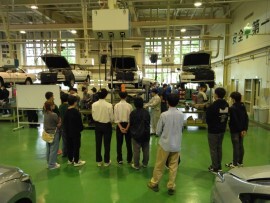 見学会1自動車 (JPG 21.9KB)