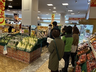 スーパー売り出し中