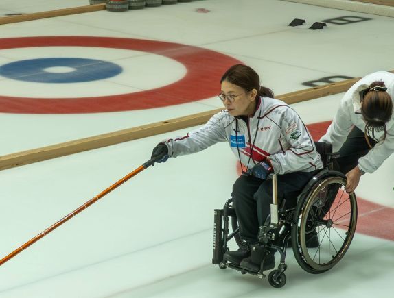 リサイズ髙橋宏美(車いすカーリング).JPG