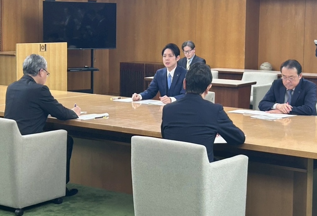 齊藤社長と知事との面談状況