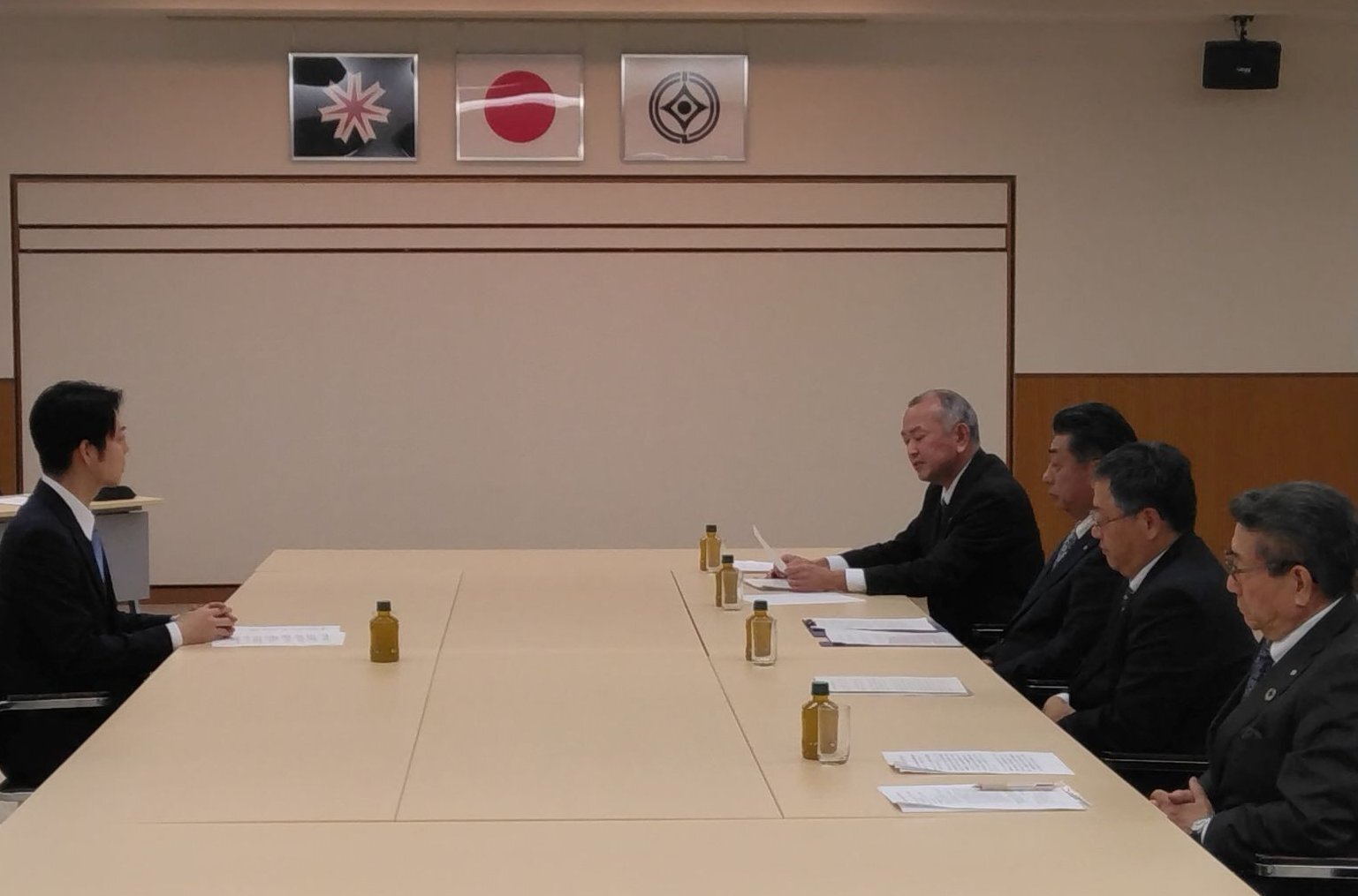 知事と地元4町村長との面談写真
