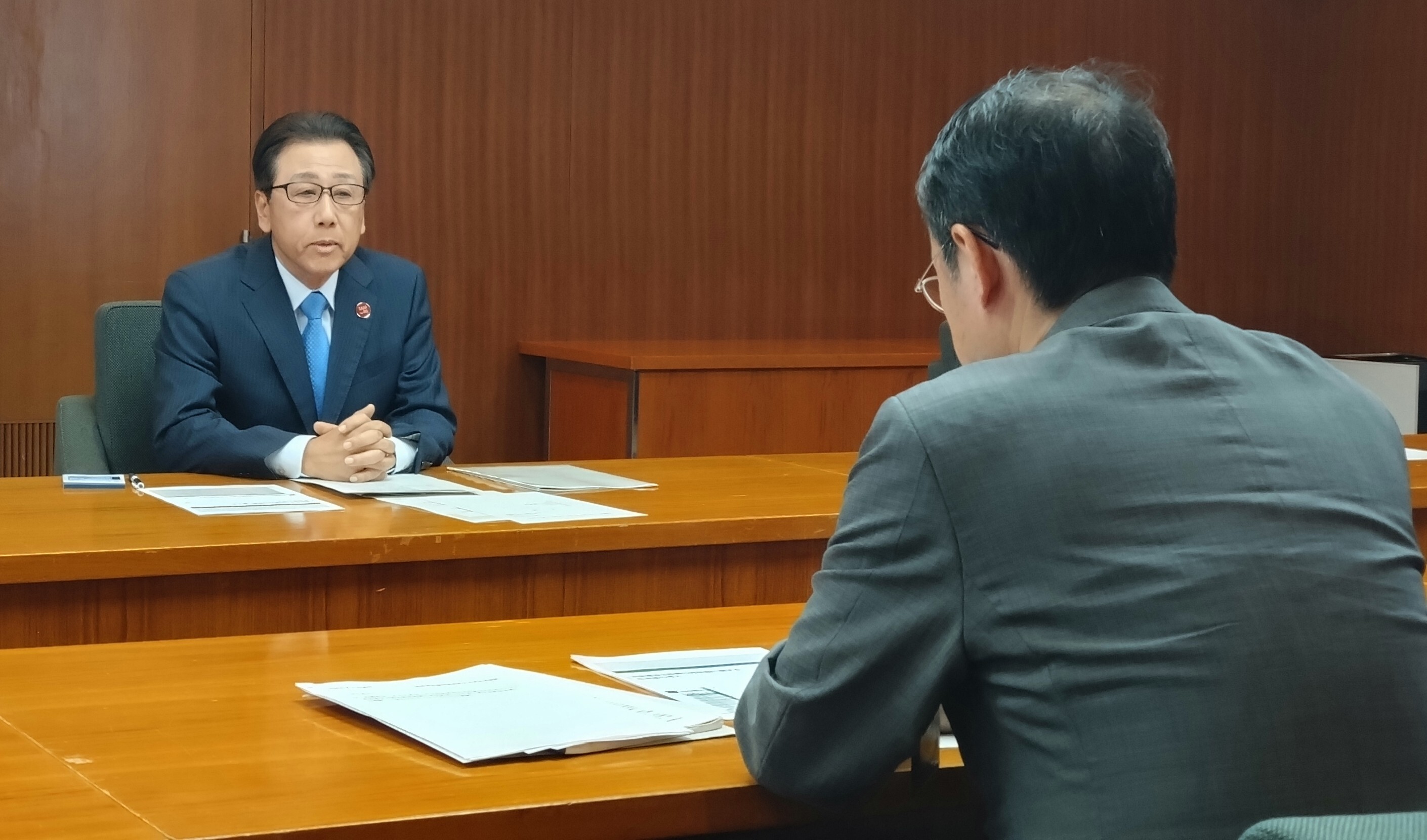 秋元札幌市長と三橋副知事の面談状況２