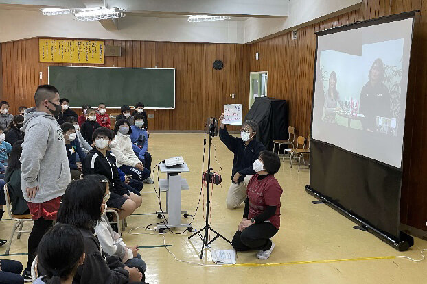日高町立富川小学校との交流の様子(3)