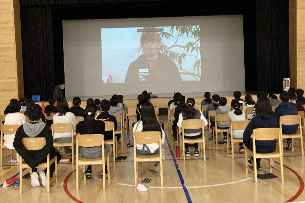 東川町立東川小学校との交流の様子(1)