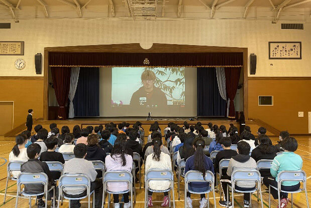 帯広市立若葉小学校との交流の様子（1）