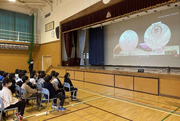 帯広市立若葉小学校との交流の様子(2)