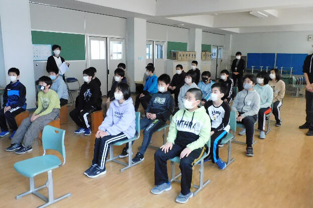 函館市立赤川小学校との交流の様子(1)