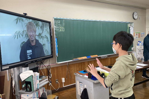 石狩市立石狩八幡小学校との交流の様子(3)