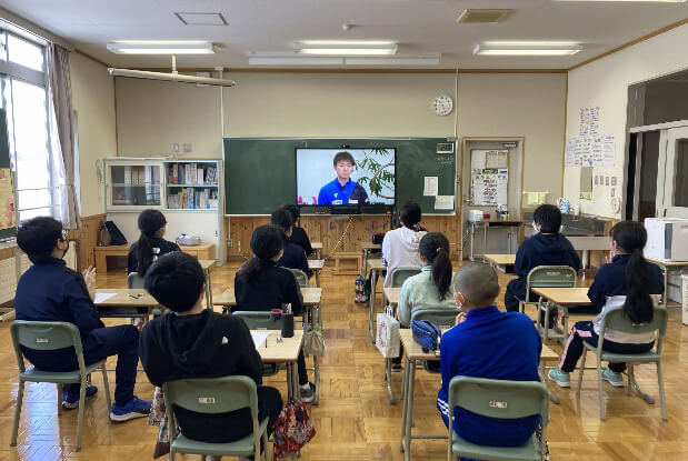 富良野市立鳥沼小学校との交流の様子(1)