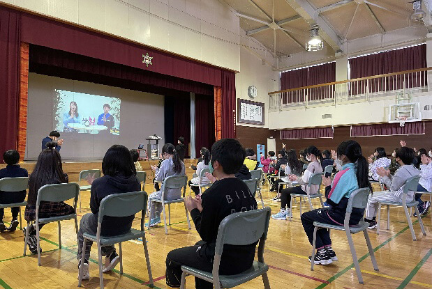 北広島市立大曲小学校との交流の様子(1)