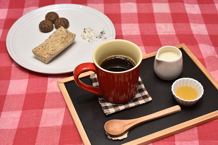 ミチヒト+ハルニレカフェ-大豆コーヒー焙煎体験2